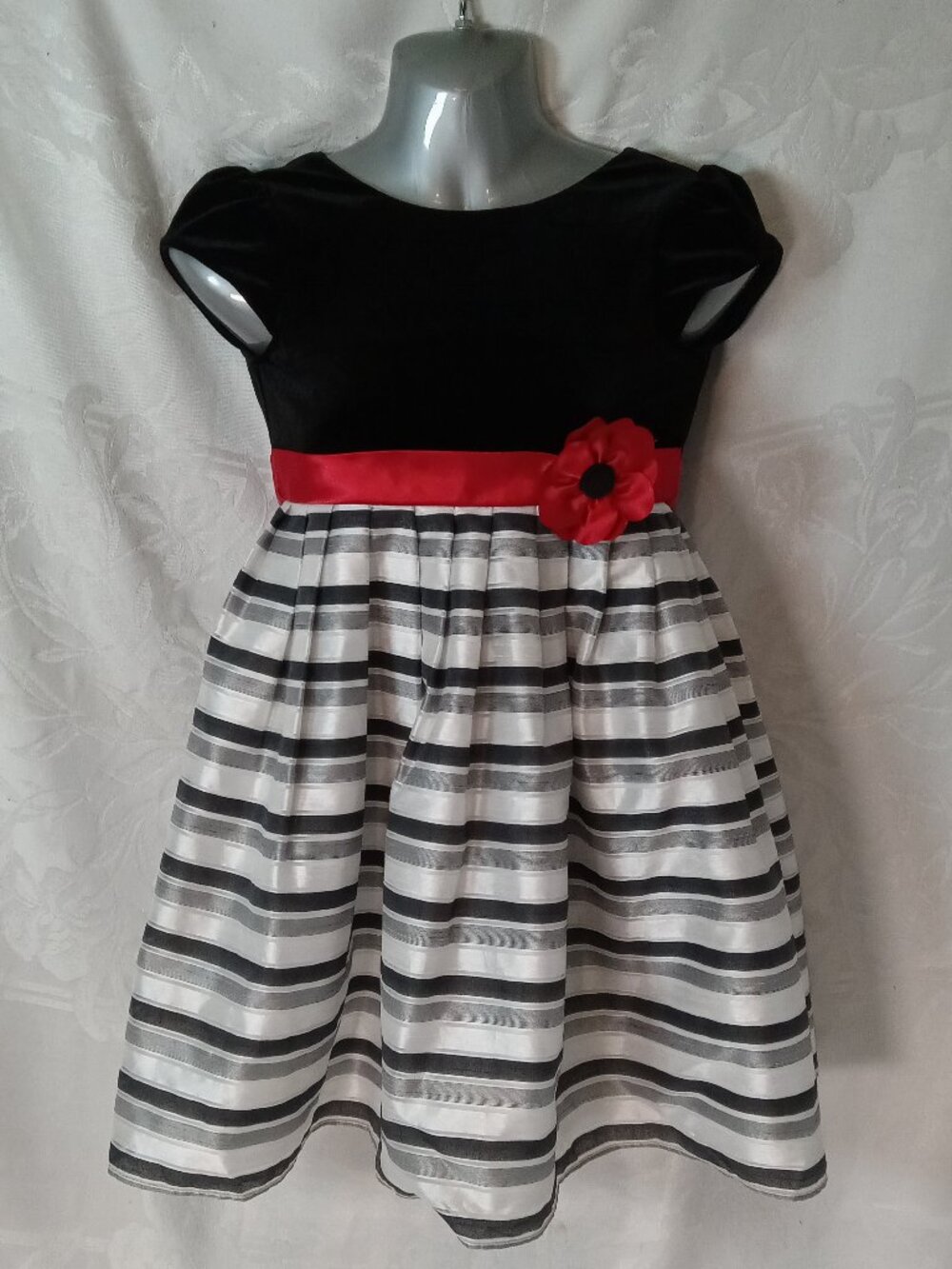 Jona MICHELLE Girls Party Holiday Dress Sz 6 Black White Red Christmas Stripe